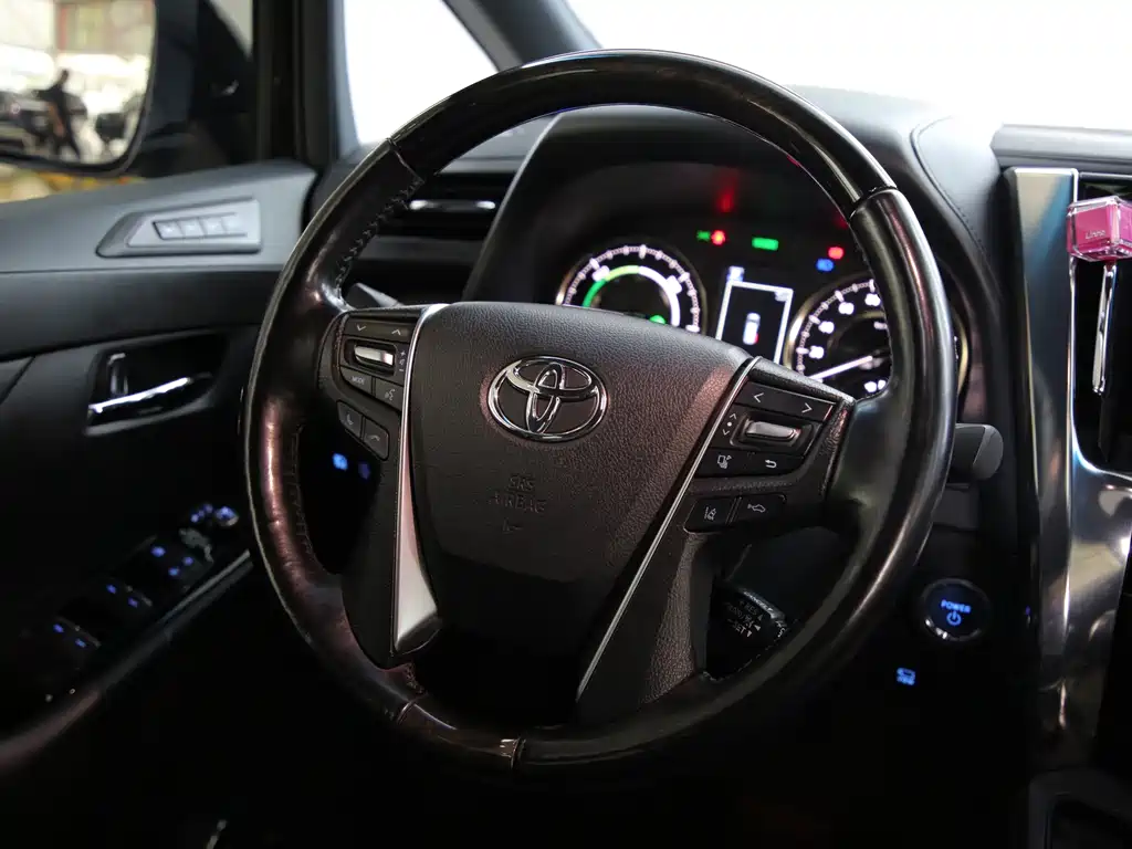 Toyota Vellfire 2021 — фото 13