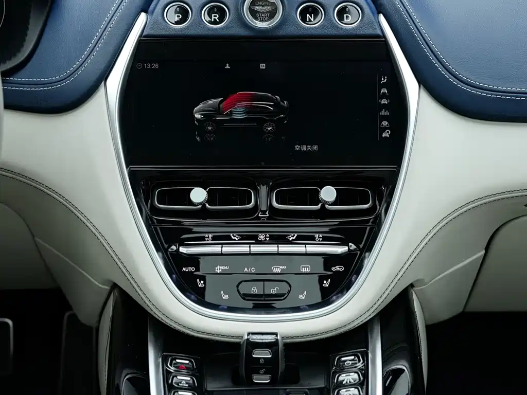 Aston Martin DBX 2021 — фото 12