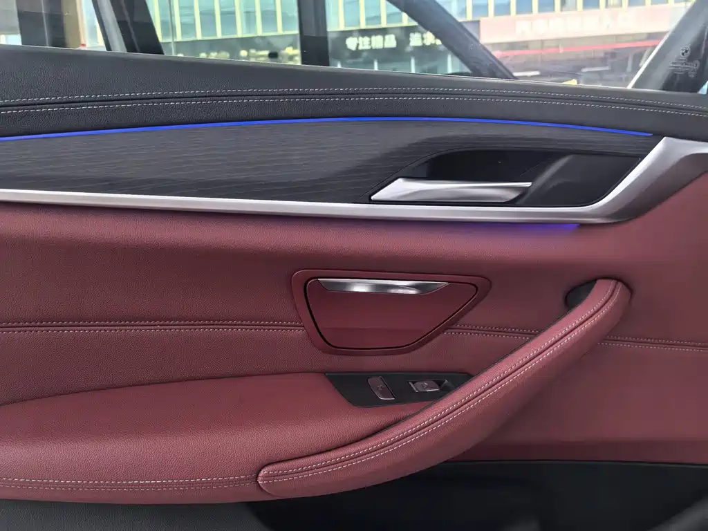 BMW 5 Series 2022 — фото 13