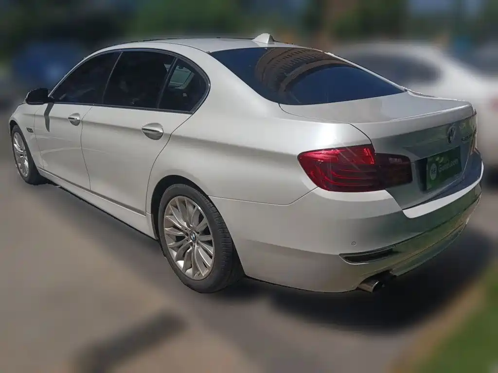 BMW 5 Series 2016 — фото 25