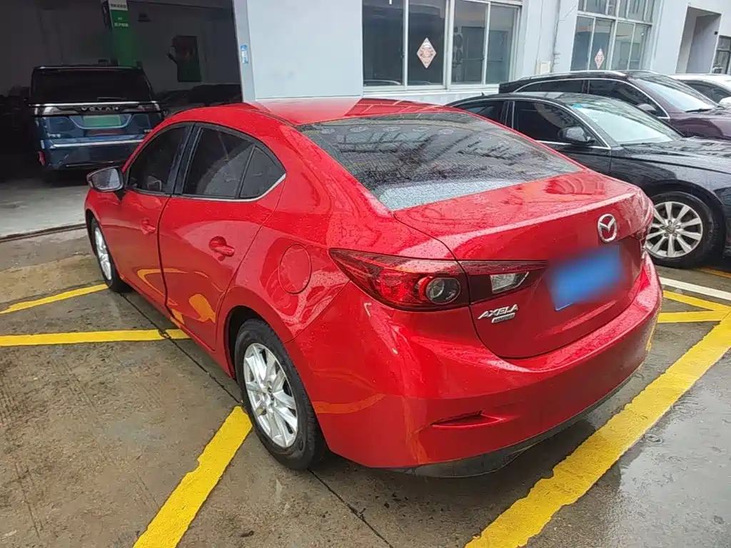 Mazda 3 Axela 2016