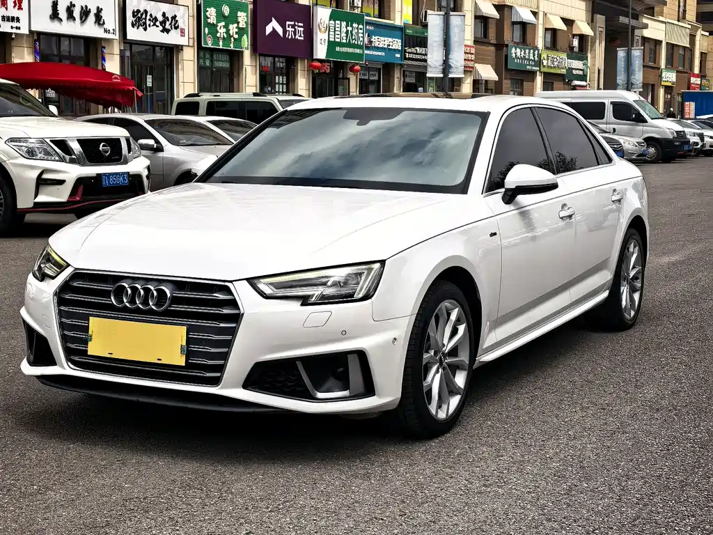 Audi A4L 2020 — фото 1