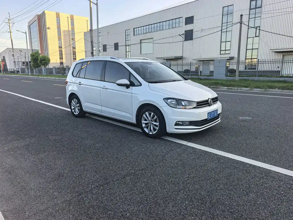 Volkswagen Touran 2019 — фото 3