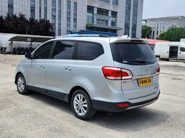 Baojun 730 2015