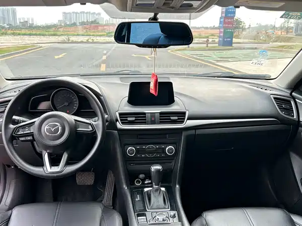 Mazda 3 Axela 2017