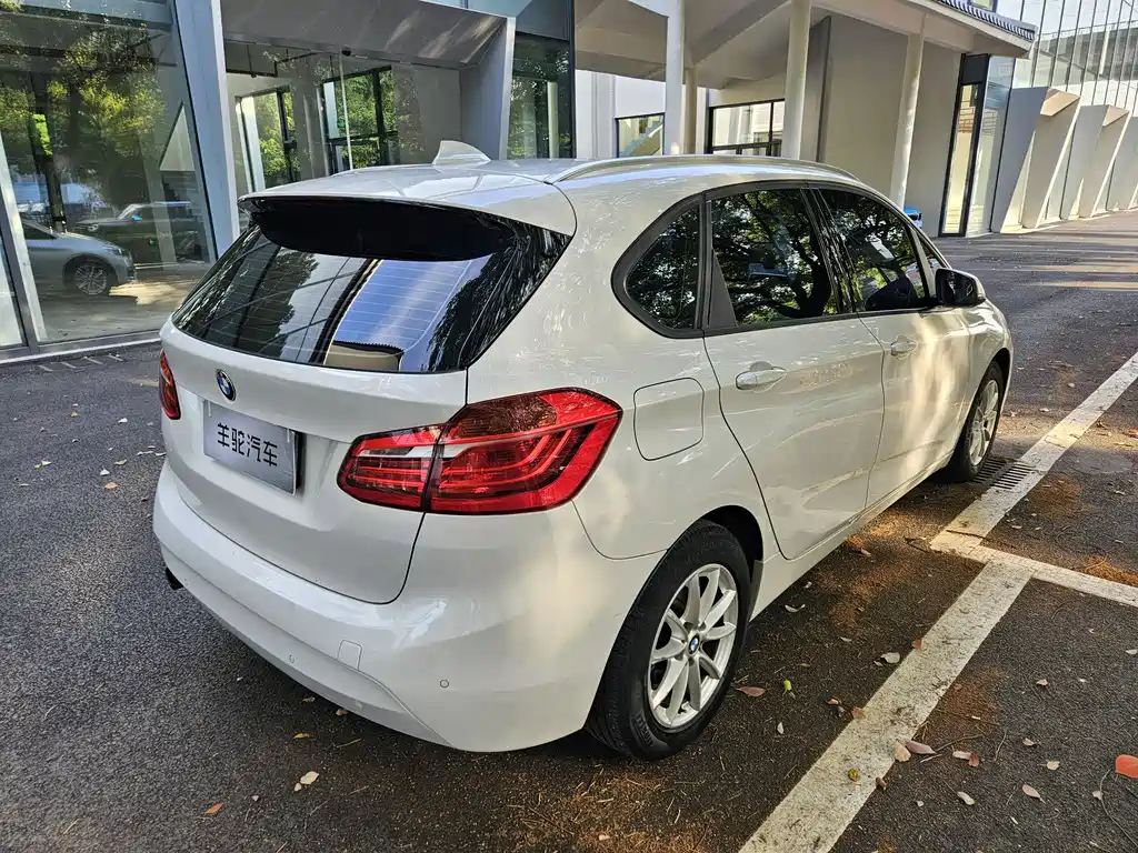 BMW 2 Series Active Tourer 2017 — фото 6
