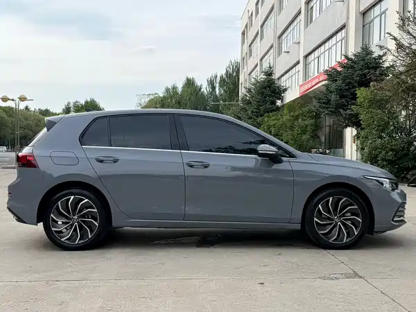 Volkswagen Golf 2023