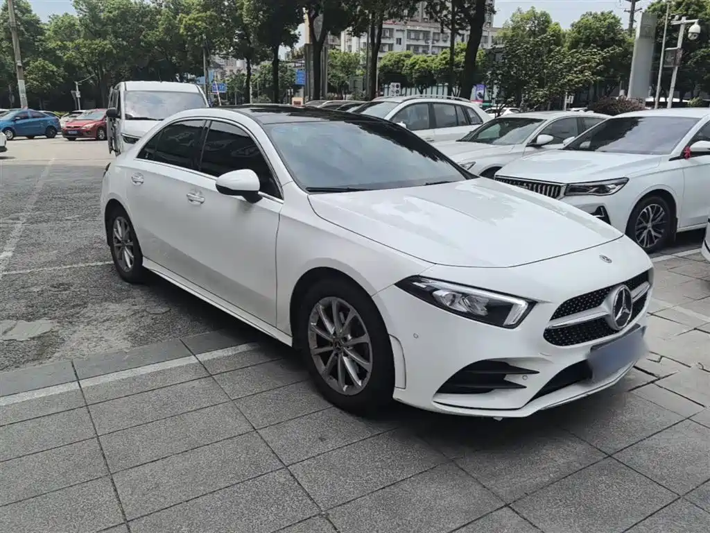 Mercedes-Benz A-Class 2019 — фото 4