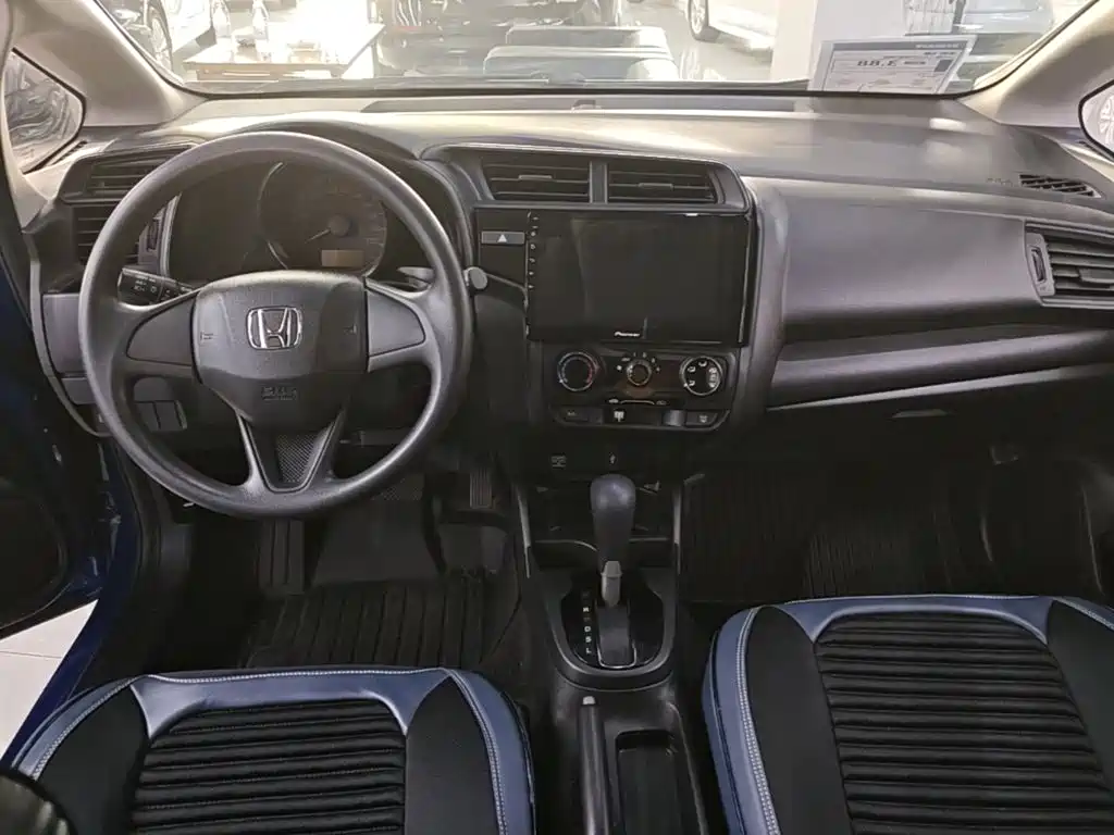 Honda Fit 2018 — фото 10