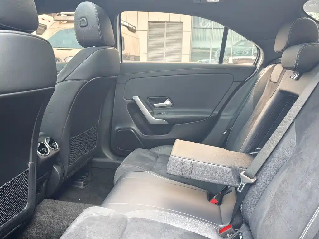 Mercedes-Benz A-Class 2023 — фото 16