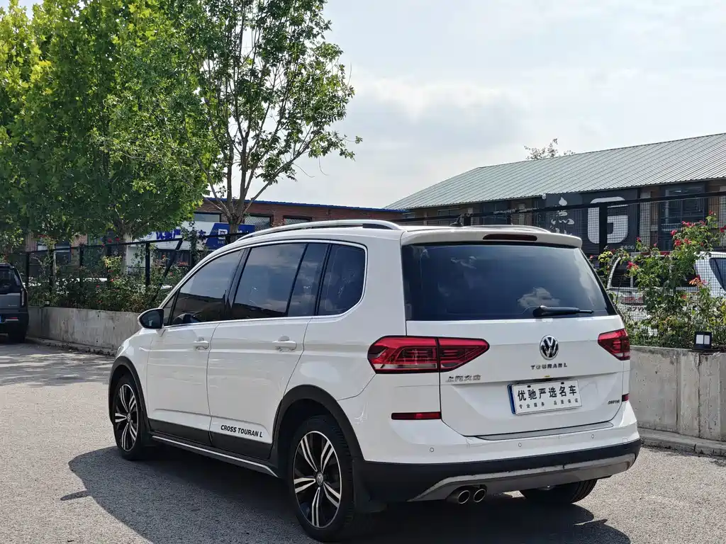 Volkswagen Touran 2020 — фото 10