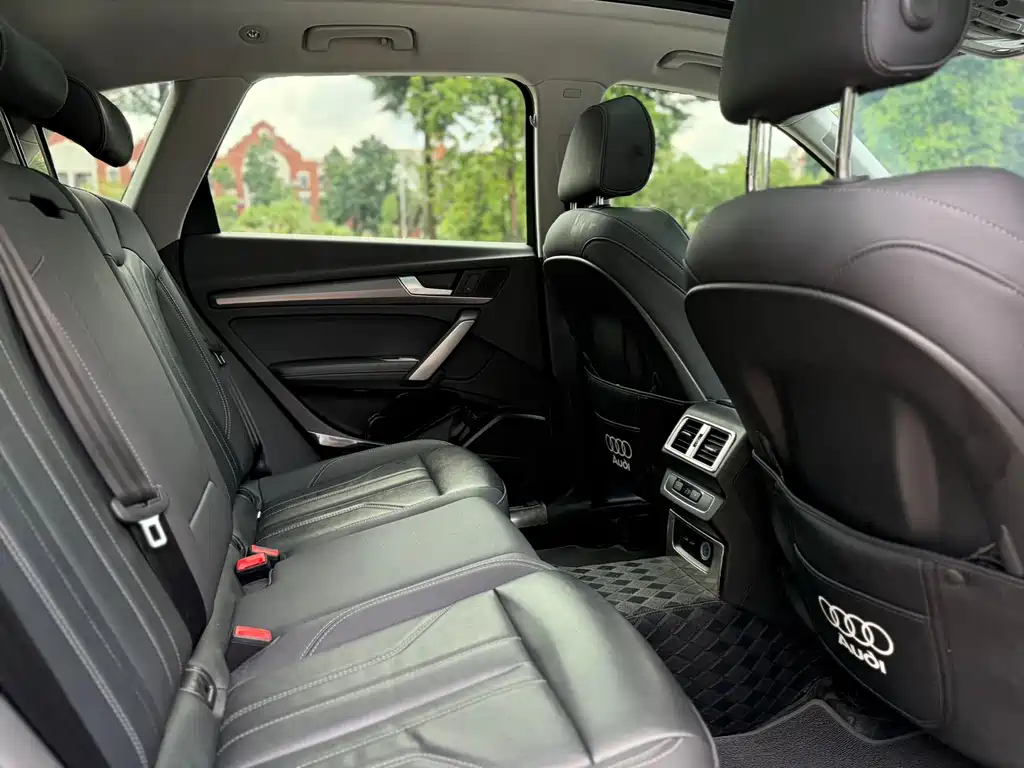 Audi Q5L 2022 — фото 12