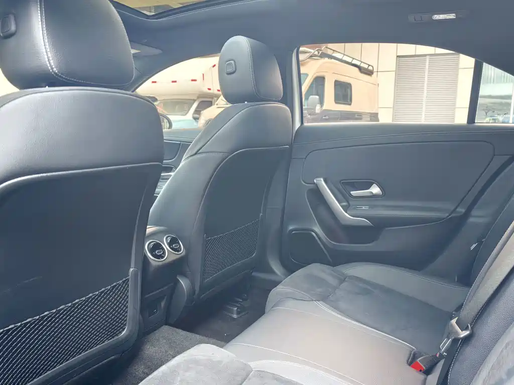 Mercedes-Benz A-Class 2023 — фото 12