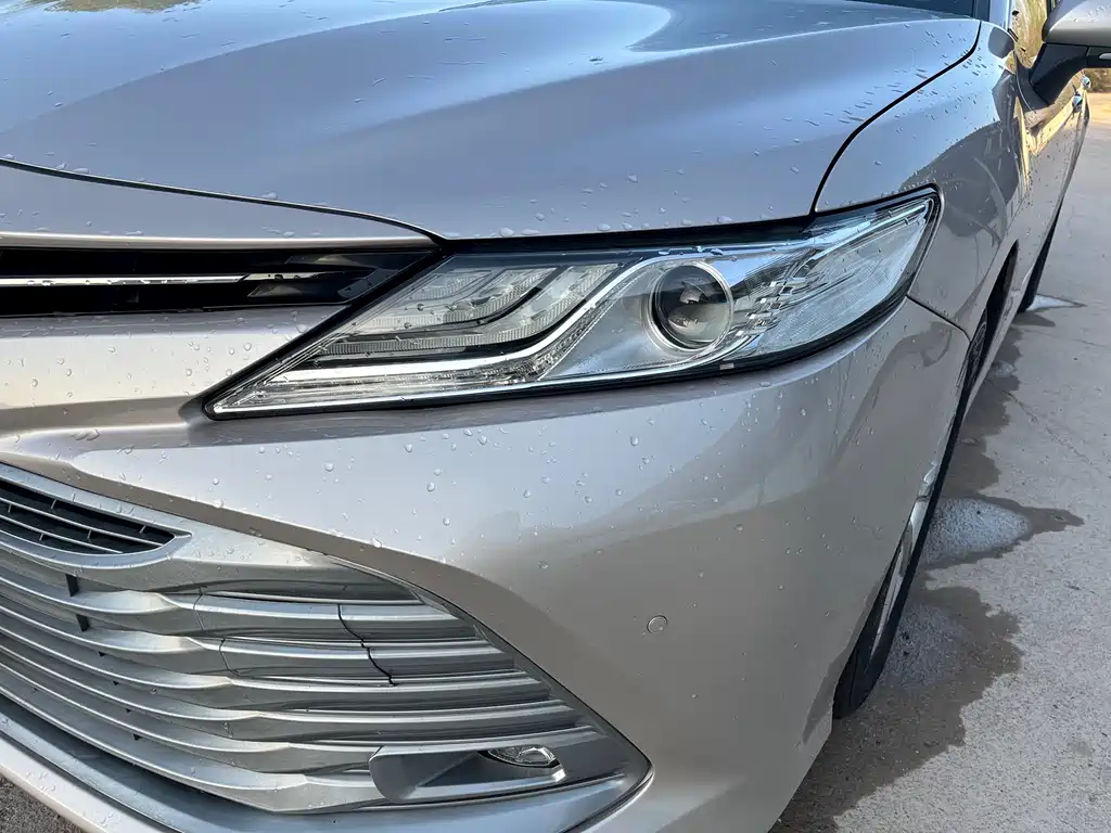 Toyota Camry 2019 — фото 15