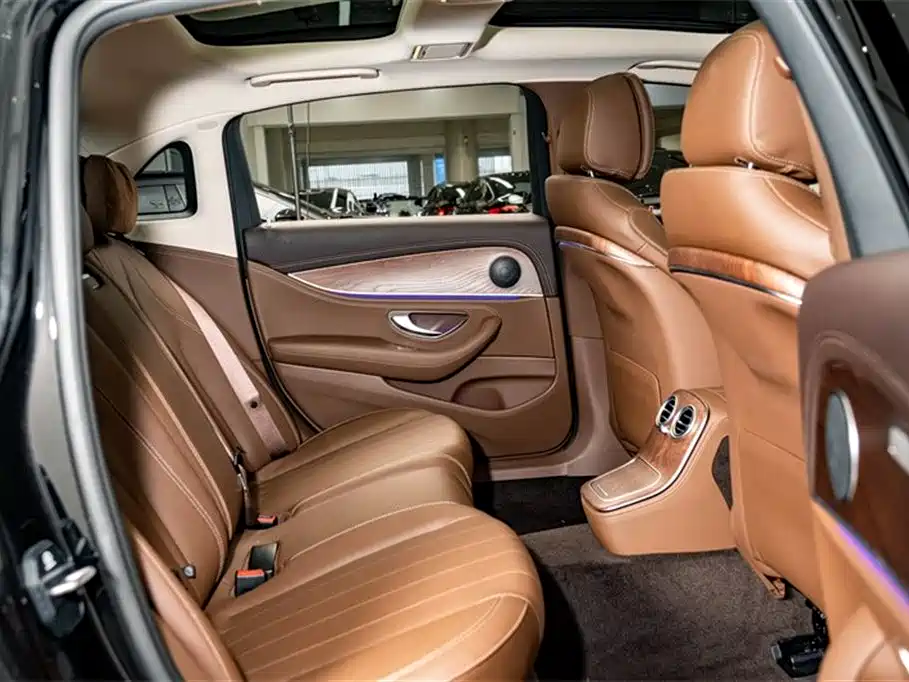 Mercedes-Benz E-Class 2023 — фото 23
