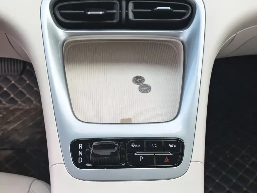 Geely Galaxy Starwish 2025 — фото 14