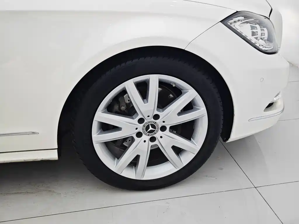 Mercedes-Benz CLS 2013 — фото 26