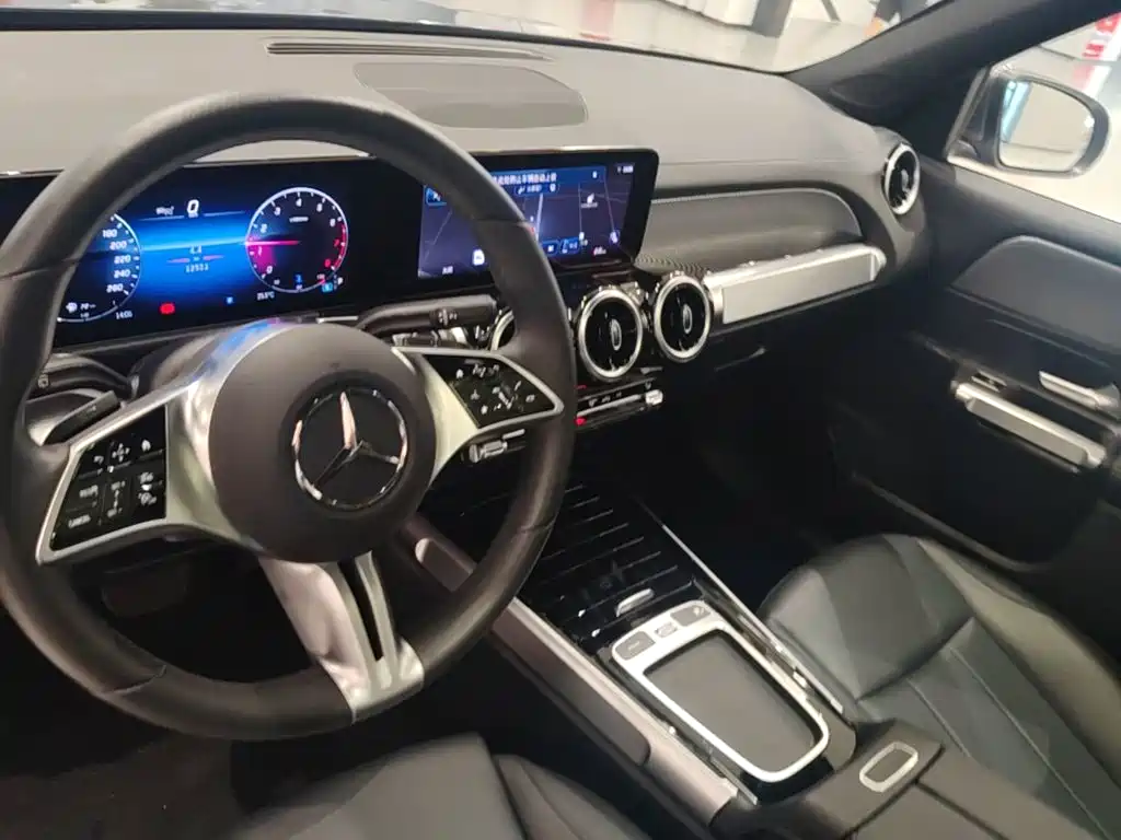 Mercedes-Benz GLB 2024 — фото 16