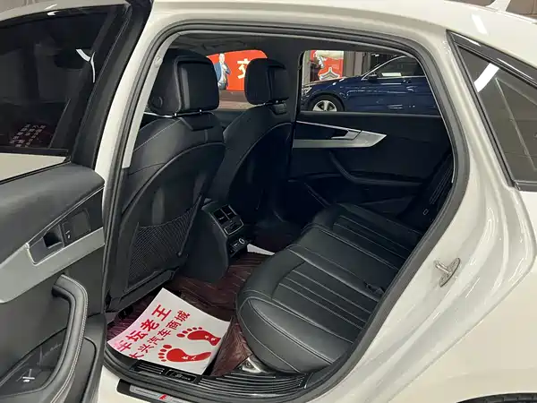 Audi A4L 2023