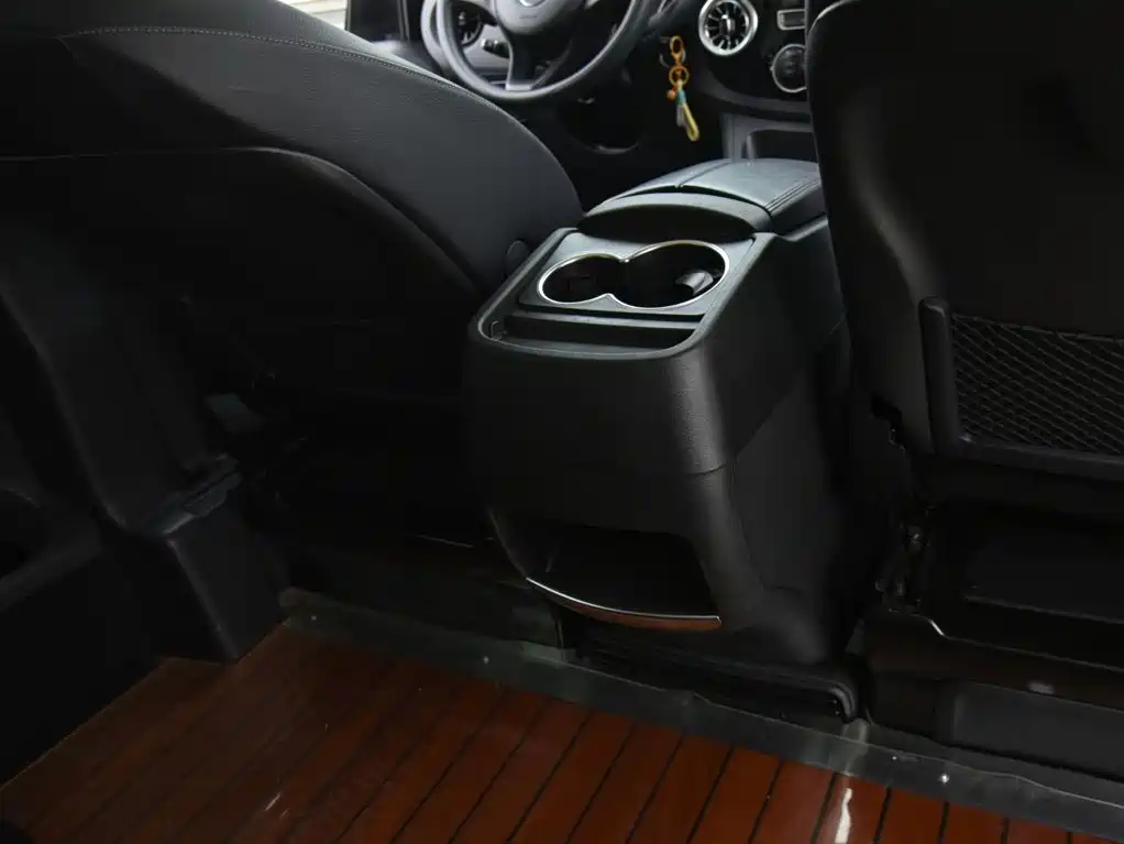 Mercedes-Benz Vito 2022 — фото 16