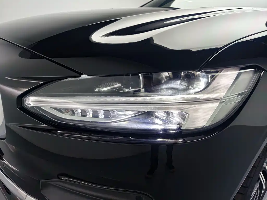 Volvo S90 2022 — фото 9