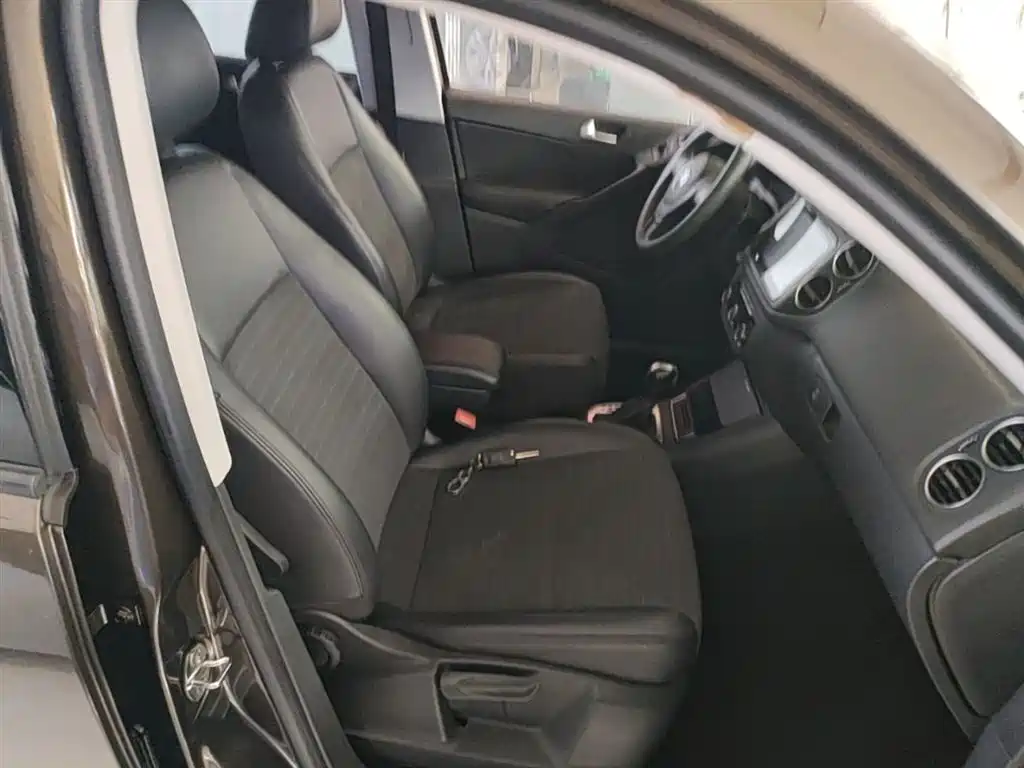 Volkswagen Tiguan 2015 — фото 25