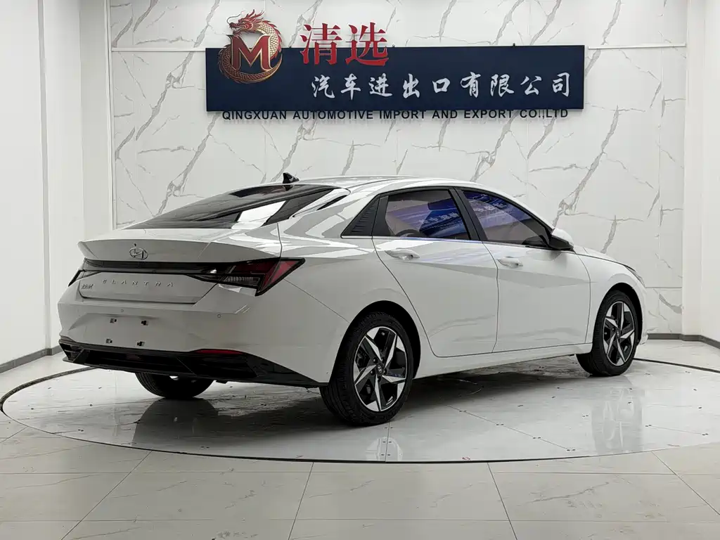 Hyundai Elantra 2022