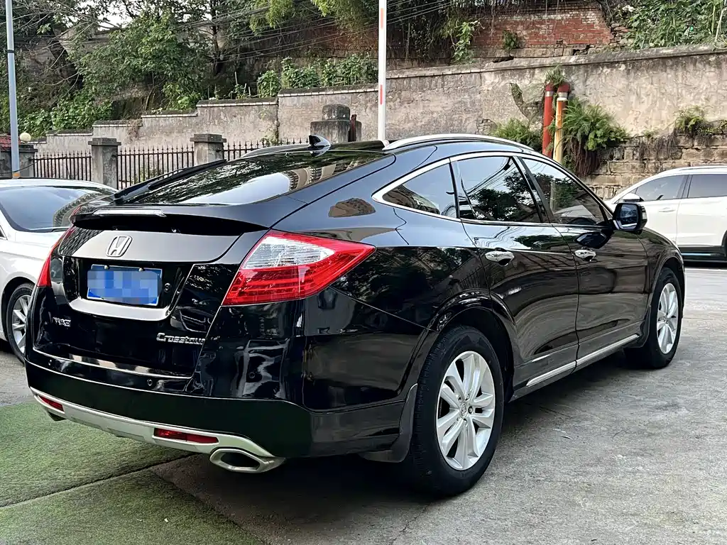 Honda Crosstour 2016 — фото 11