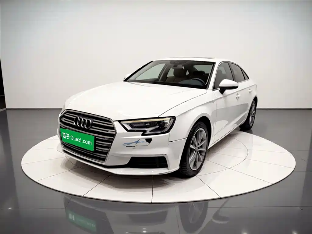 Audi A3 2018 — фото 2