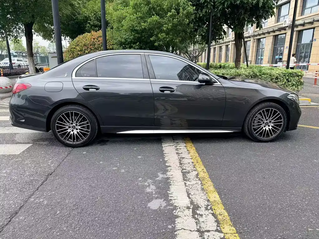 Mercedes-Benz C-Class 2023 — фото 14