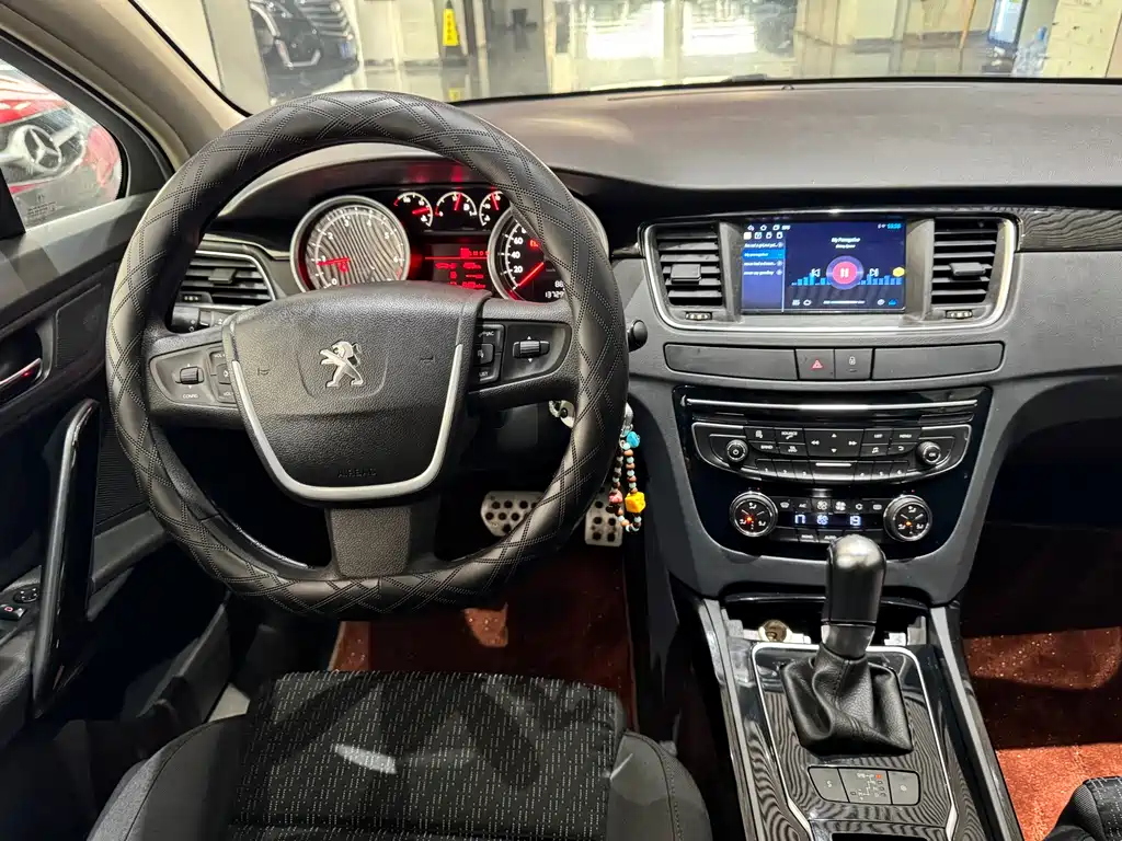 Peugeot 508 2016 — фото 11