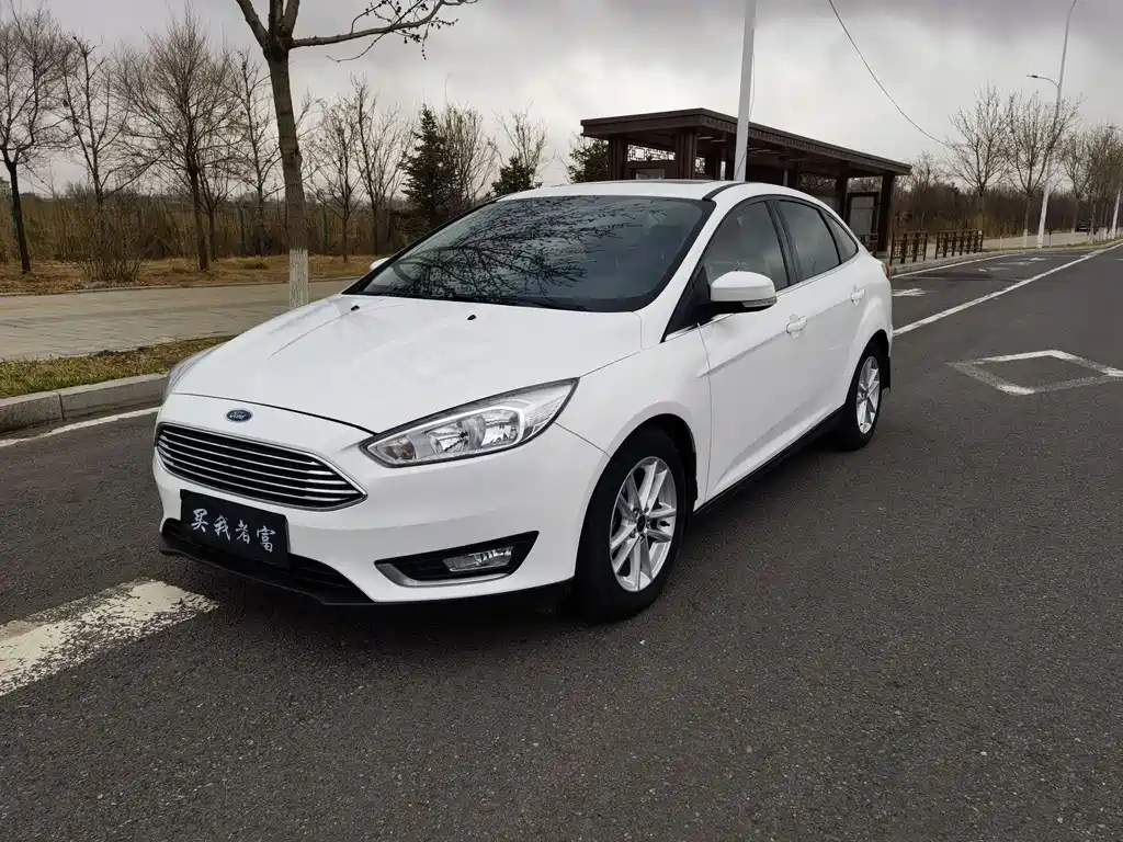 Ford Focus 2015 — фото 1