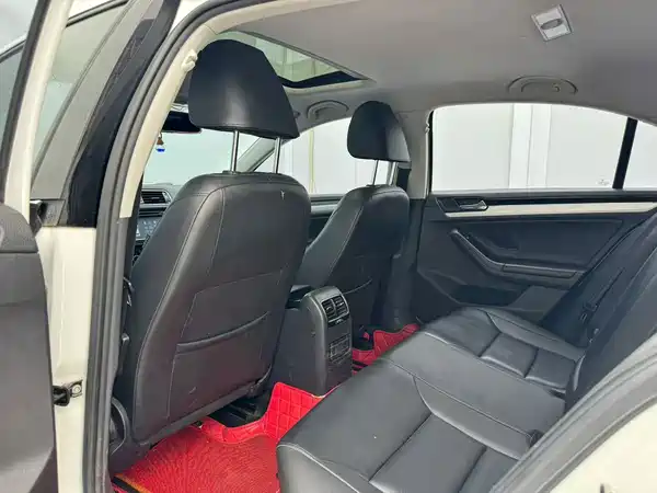 Volkswagen Sagitar 2017