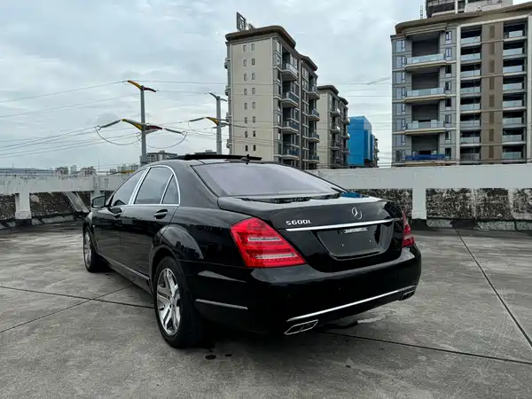Mercedes-Benz S-Class 2011