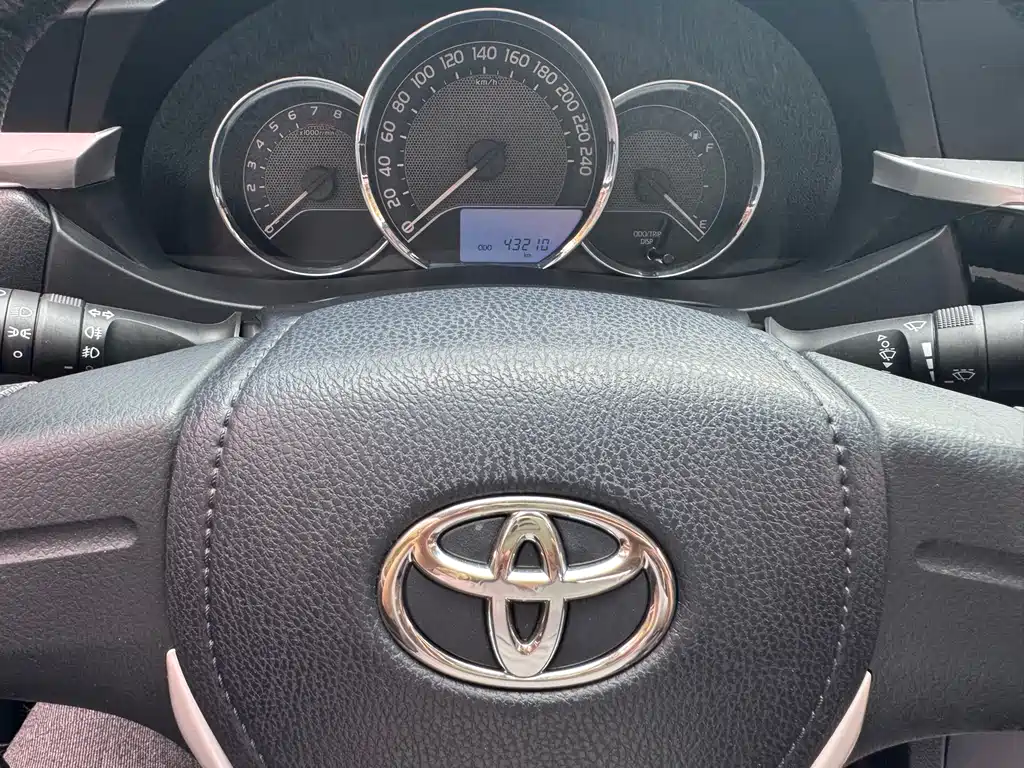 Toyota Corolla 2018 — фото 15
