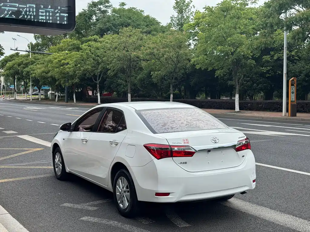 Toyota Corolla 2018 — фото 6