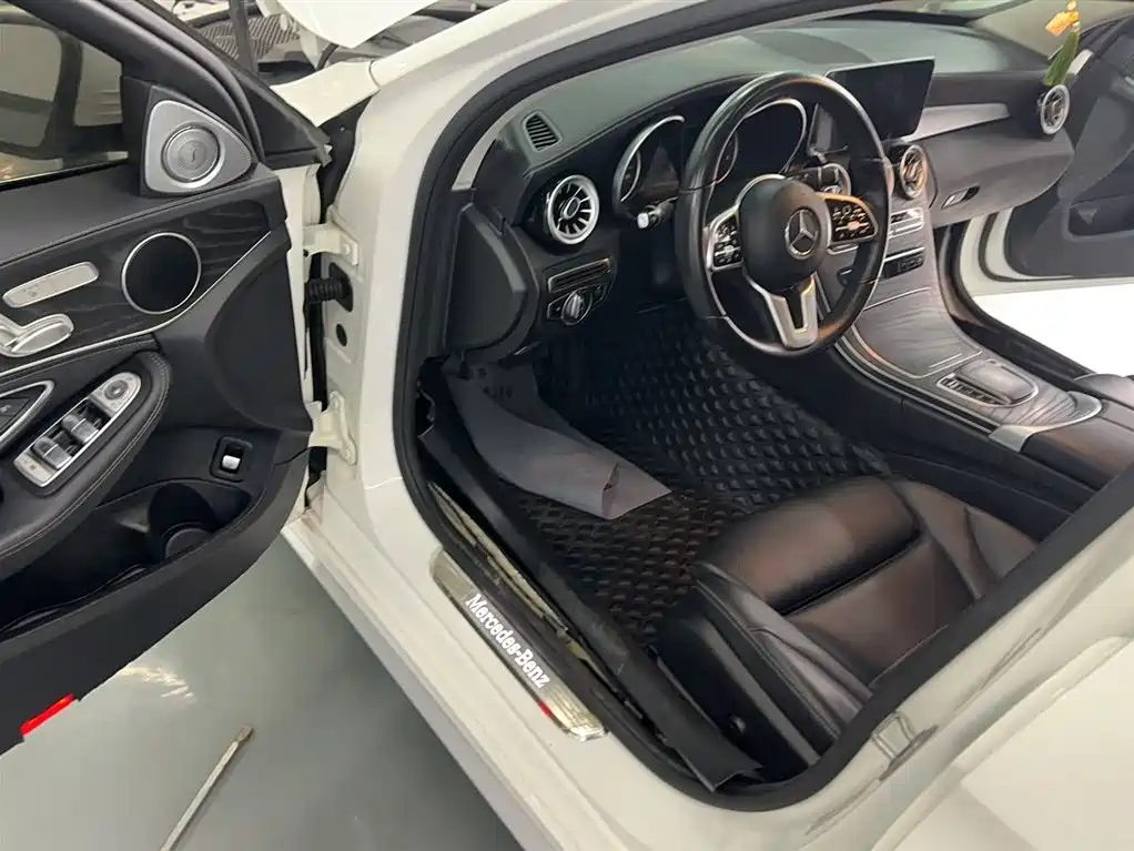 Mercedes-Benz C-Class 2018 — фото 20