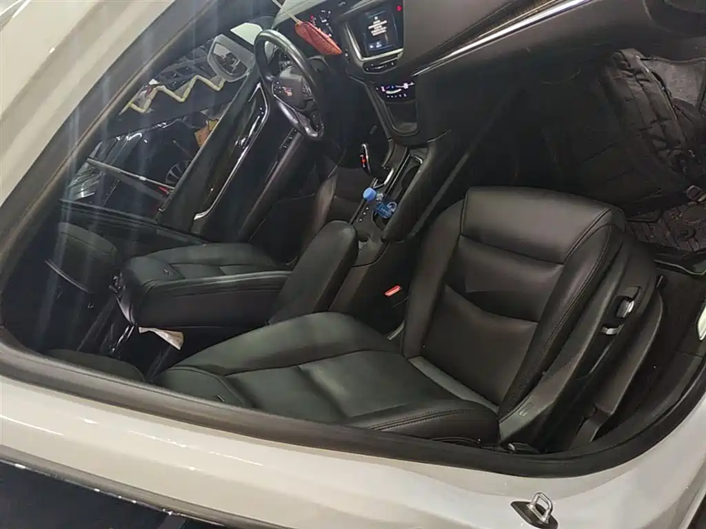 Cadillac XT5 2018 — фото 25