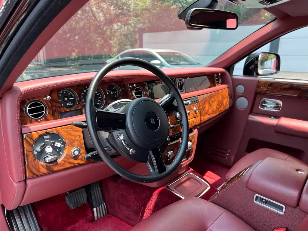 Rolls-Royce Phantom 2015 — фото 9