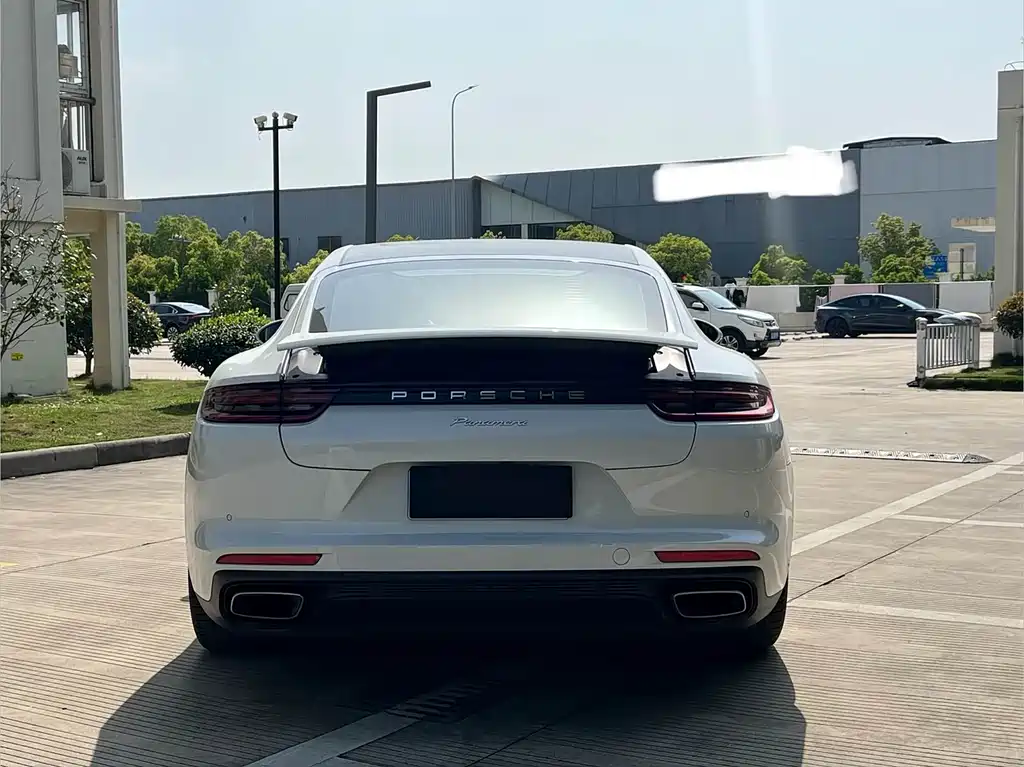 Porsche Panamera 2019 — фото 13