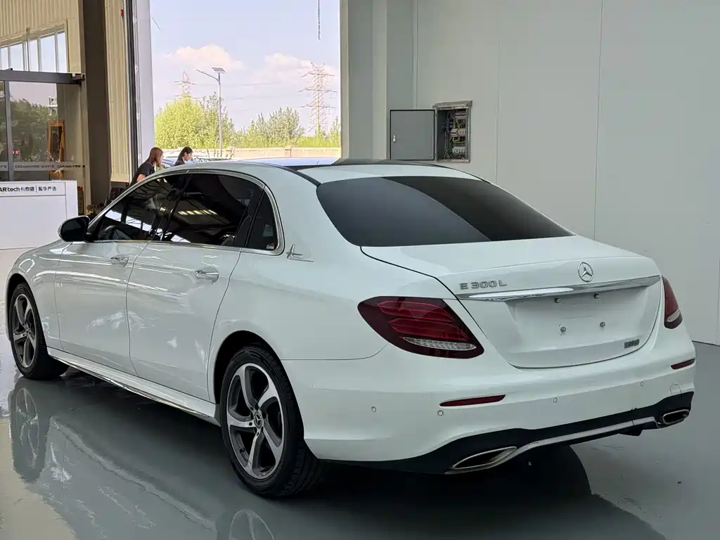 Mercedes-Benz E-Class 2019 — фото 8