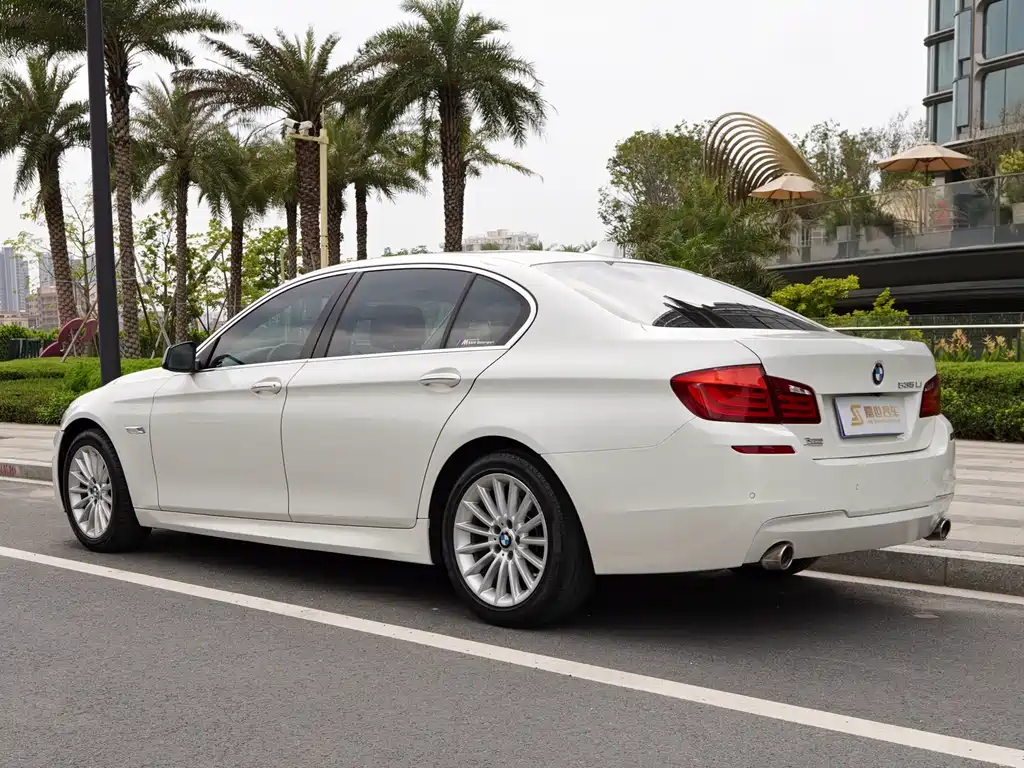 BMW 5 Series 2013 — фото 11