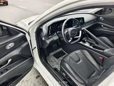 Hyundai Elantra 2022