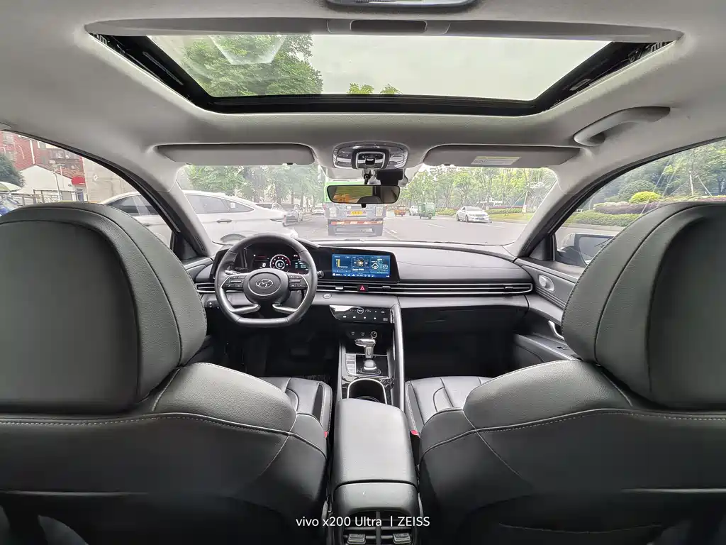 Hyundai Elantra 2022