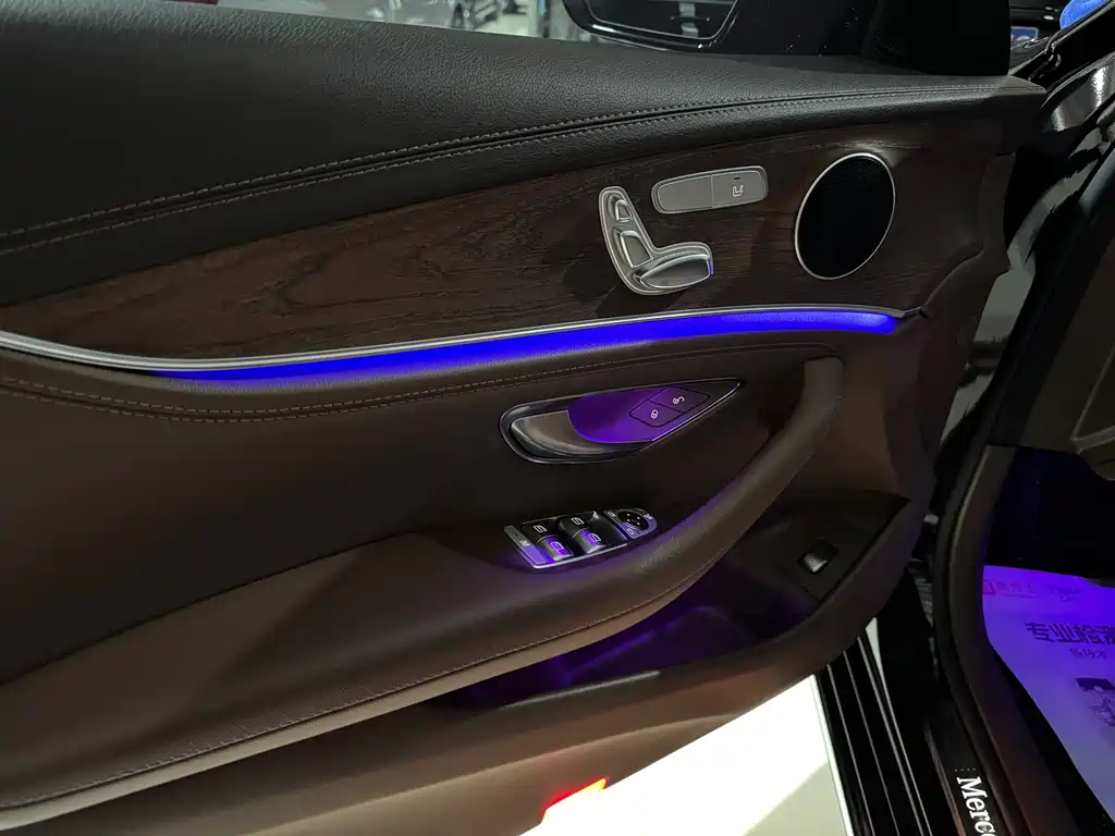 Mercedes-Benz E-Class 2023 — фото 19
