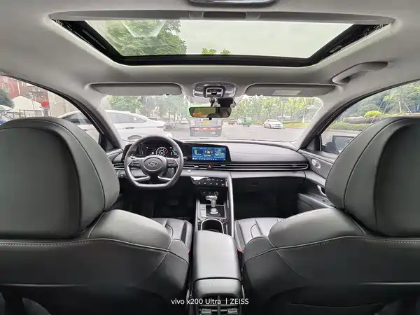Hyundai Elantra 2022