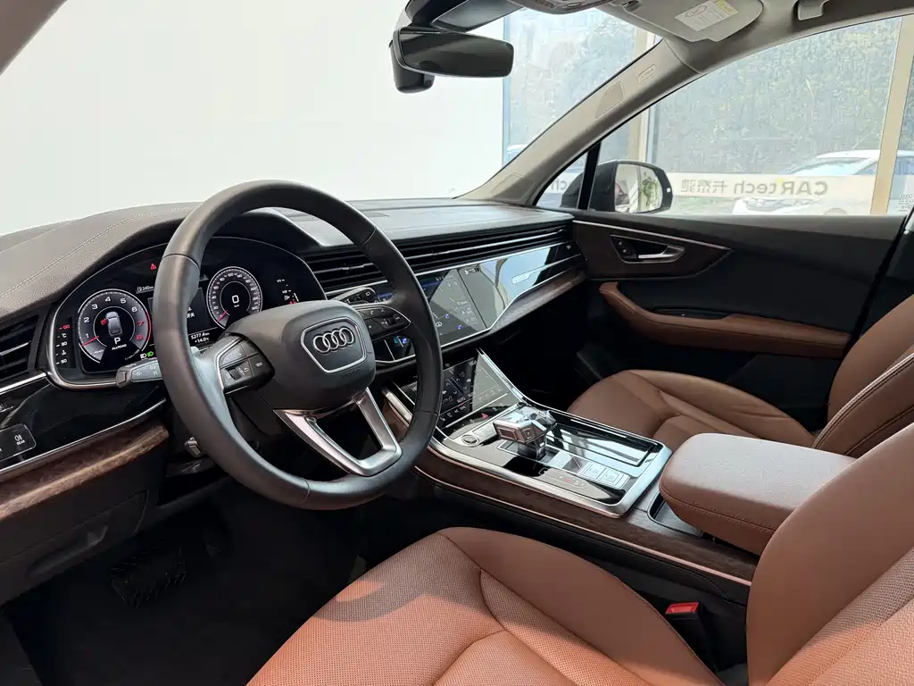 Audi Q7 2023 — фото 6