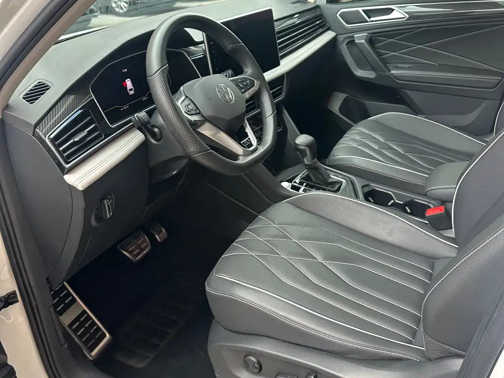 Volkswagen Tiguan L 2024 — фото 10
