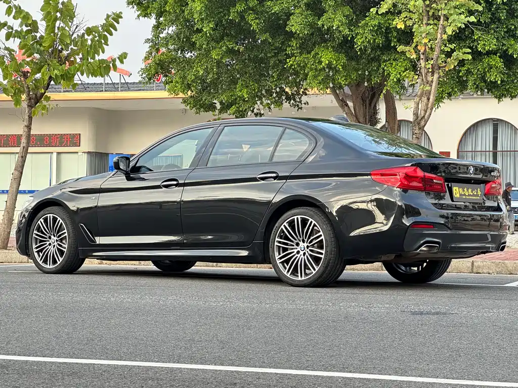 BMW 5 Series 2018 — фото 4