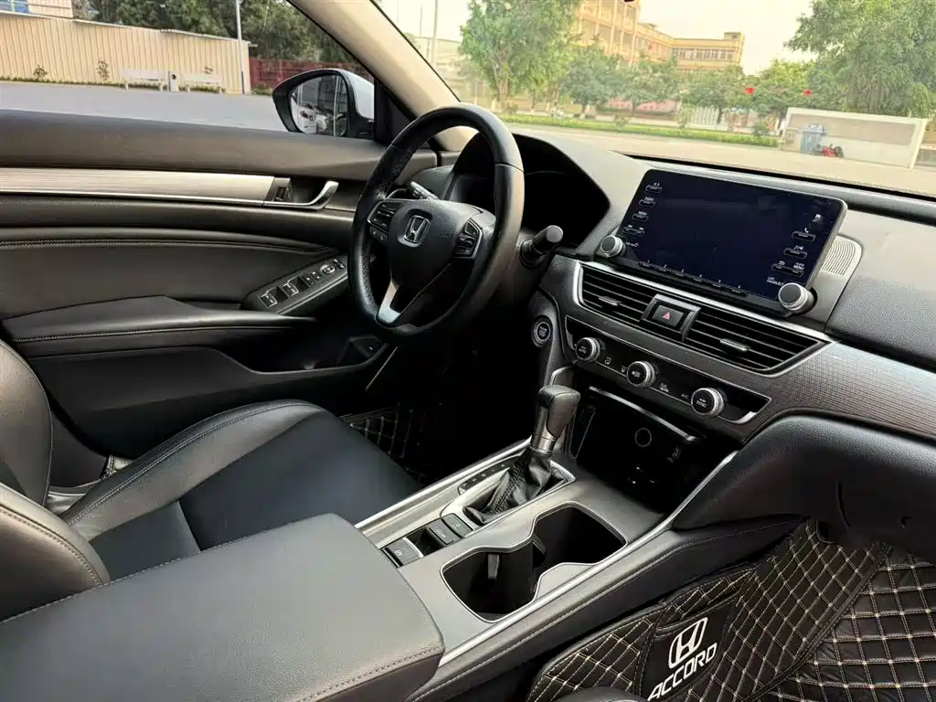 Honda Accord 2019 — фото 11
